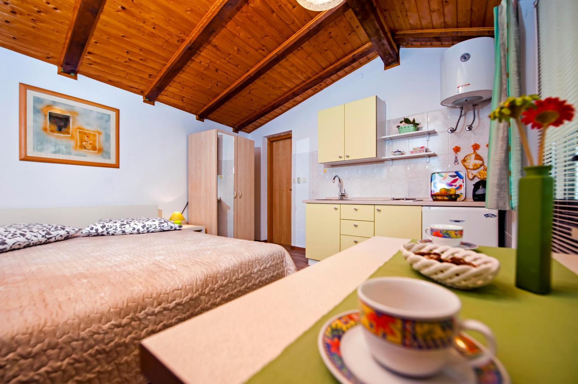 Apartments & Rooms Chiara روفينج الغرفة الصورة