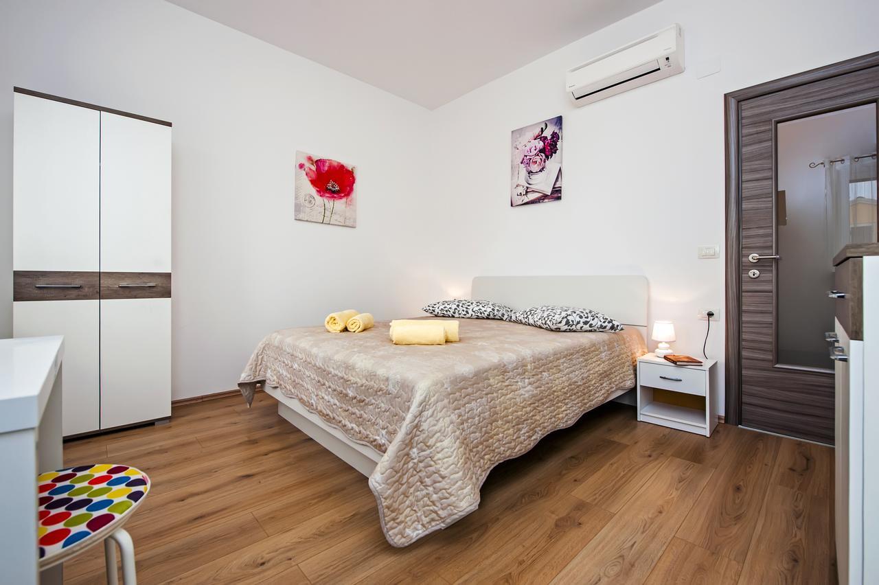 Apartments & Rooms Chiara روفينج المظهر الخارجي الصورة