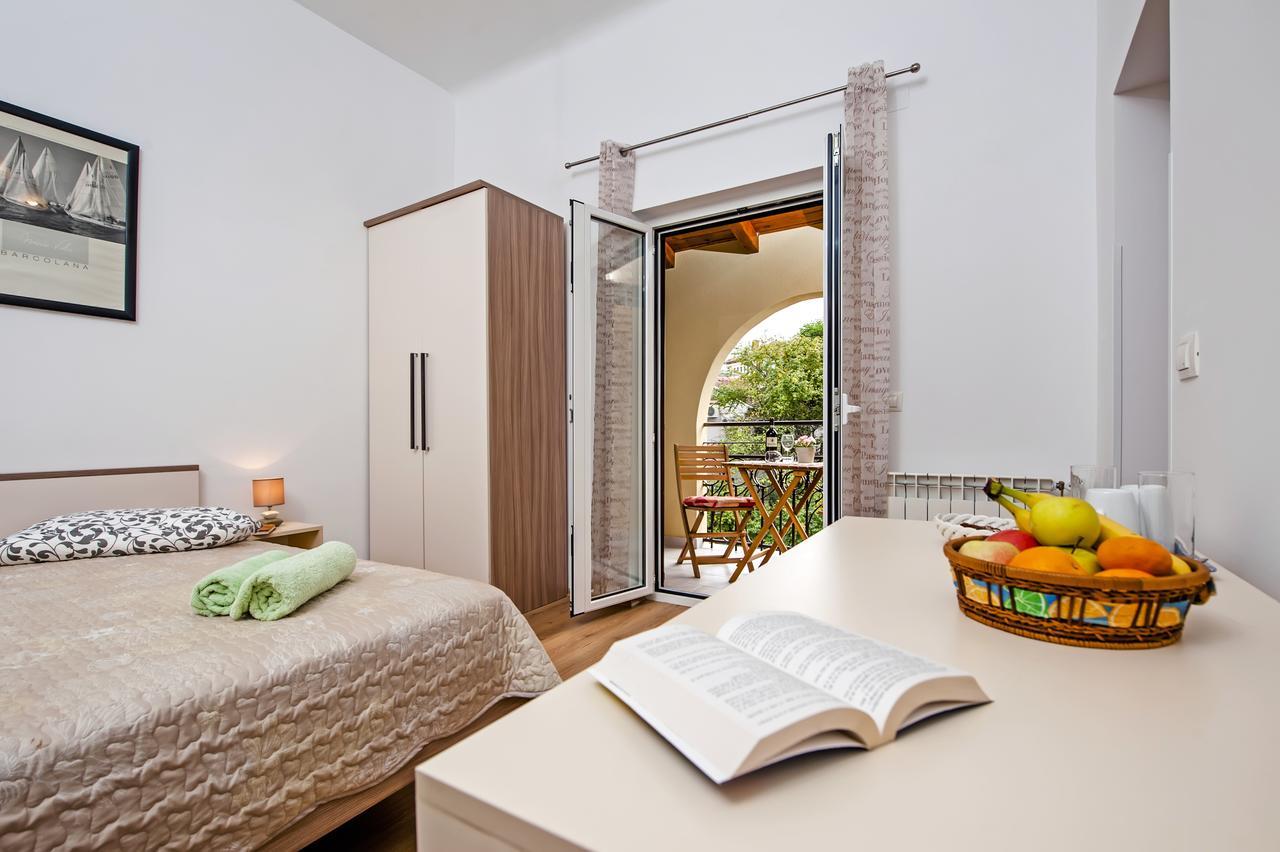 Apartments & Rooms Chiara روفينج المظهر الخارجي الصورة