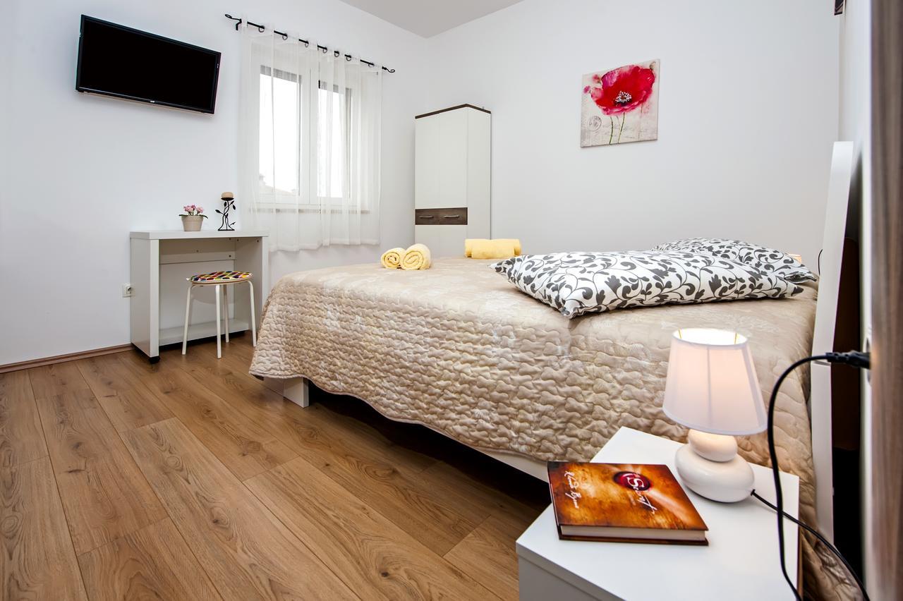 Apartments & Rooms Chiara روفينج الغرفة الصورة